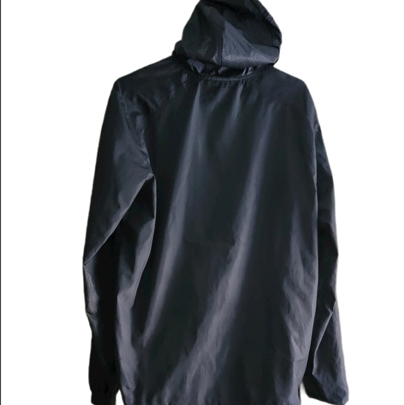 Under Armour wind breaker jacket - Picture 2 of 6